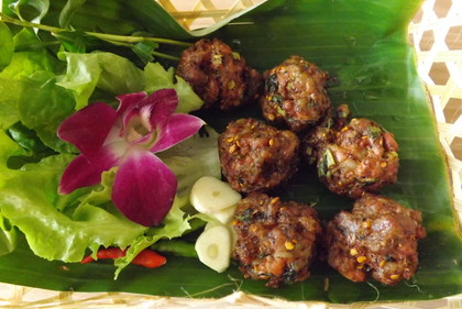 豚肉団子の揚げ物